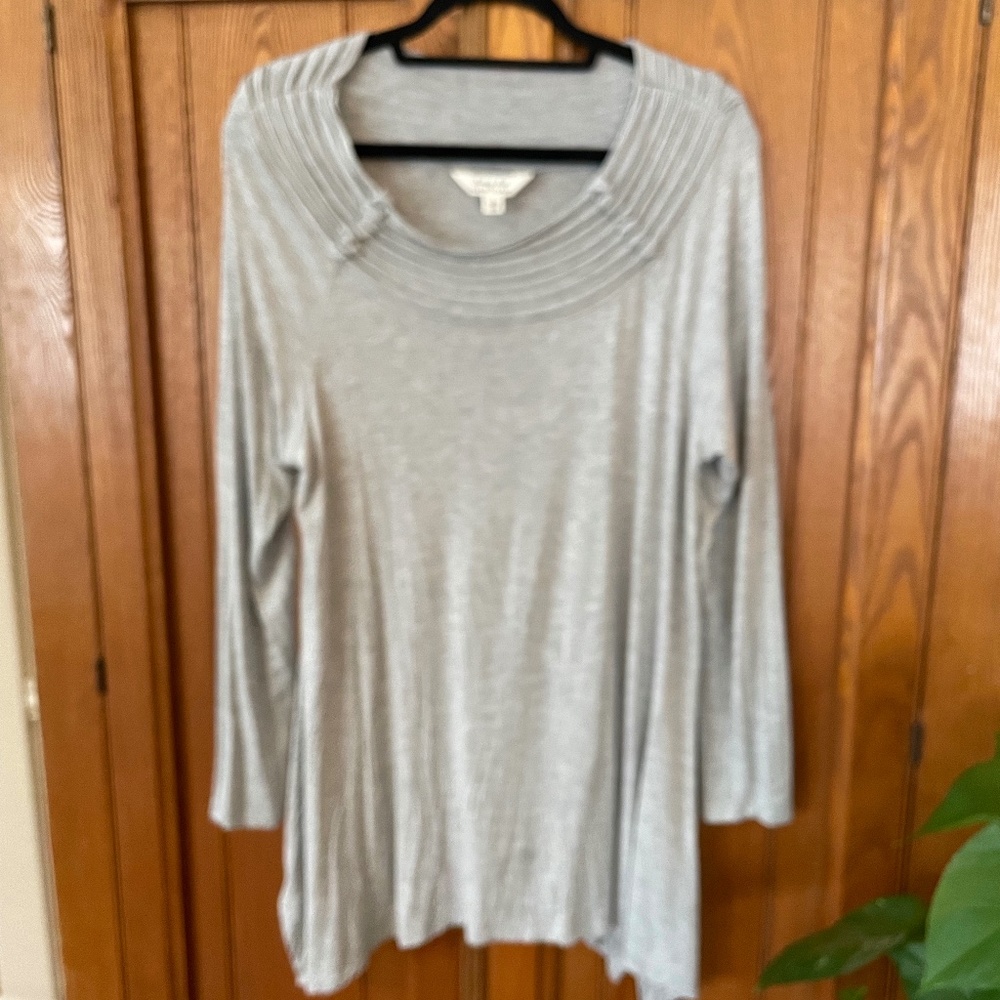 Heather light gray tunic top